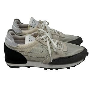 Nike Daybreak Type Summit White Light Orewood Brown Men’s 6 / Women’s 7.5